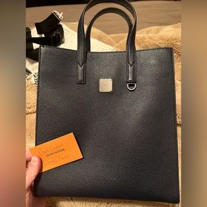 MCM Tote Navy/Black
